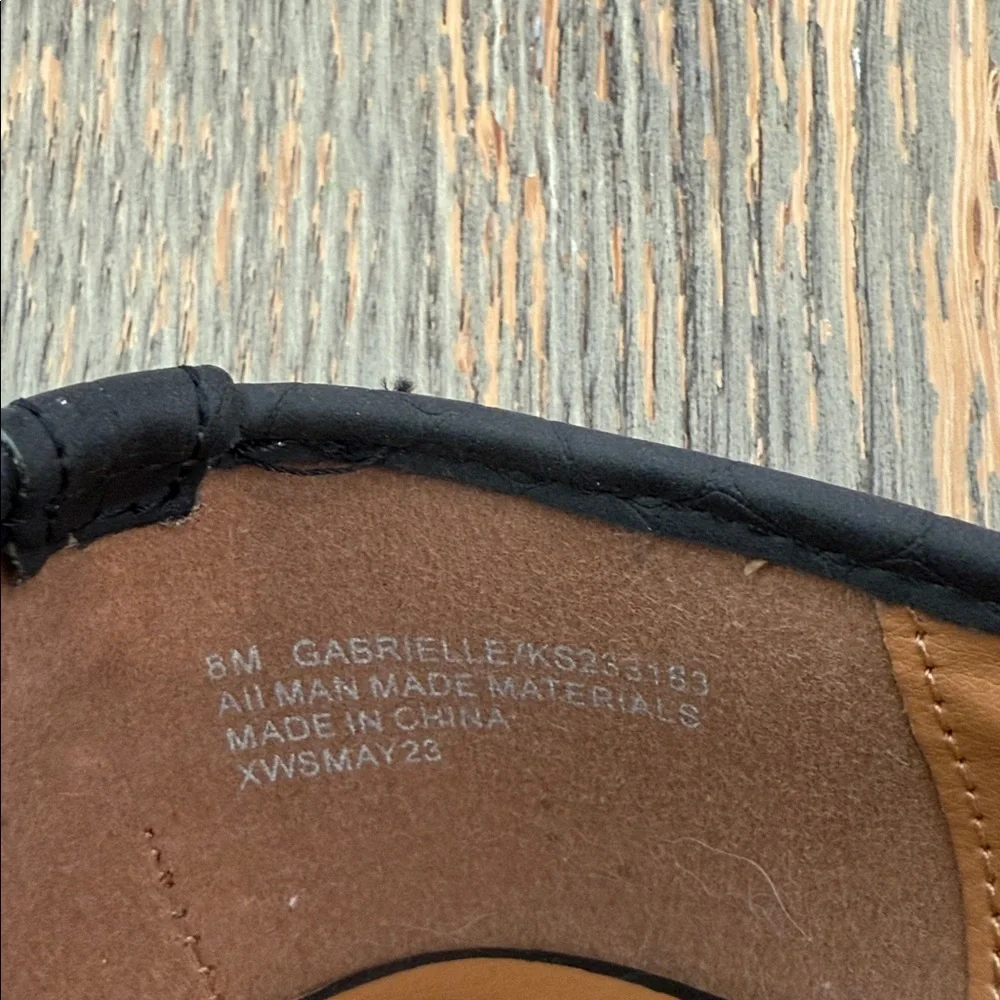 Kensie Black Textured Gabrielle Loafers w/ Gold Detail, Size 8, New Without Tags - Picture 8 of 8